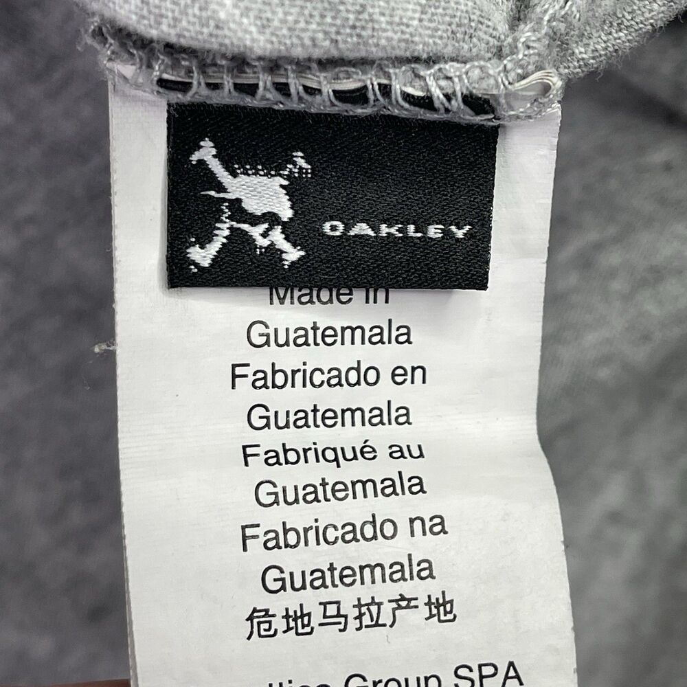 Oakley T-Shirt Men’s Medium Gray Crew Neck Short Sleeve Lightweight Patriotic - Picture 8 of 12